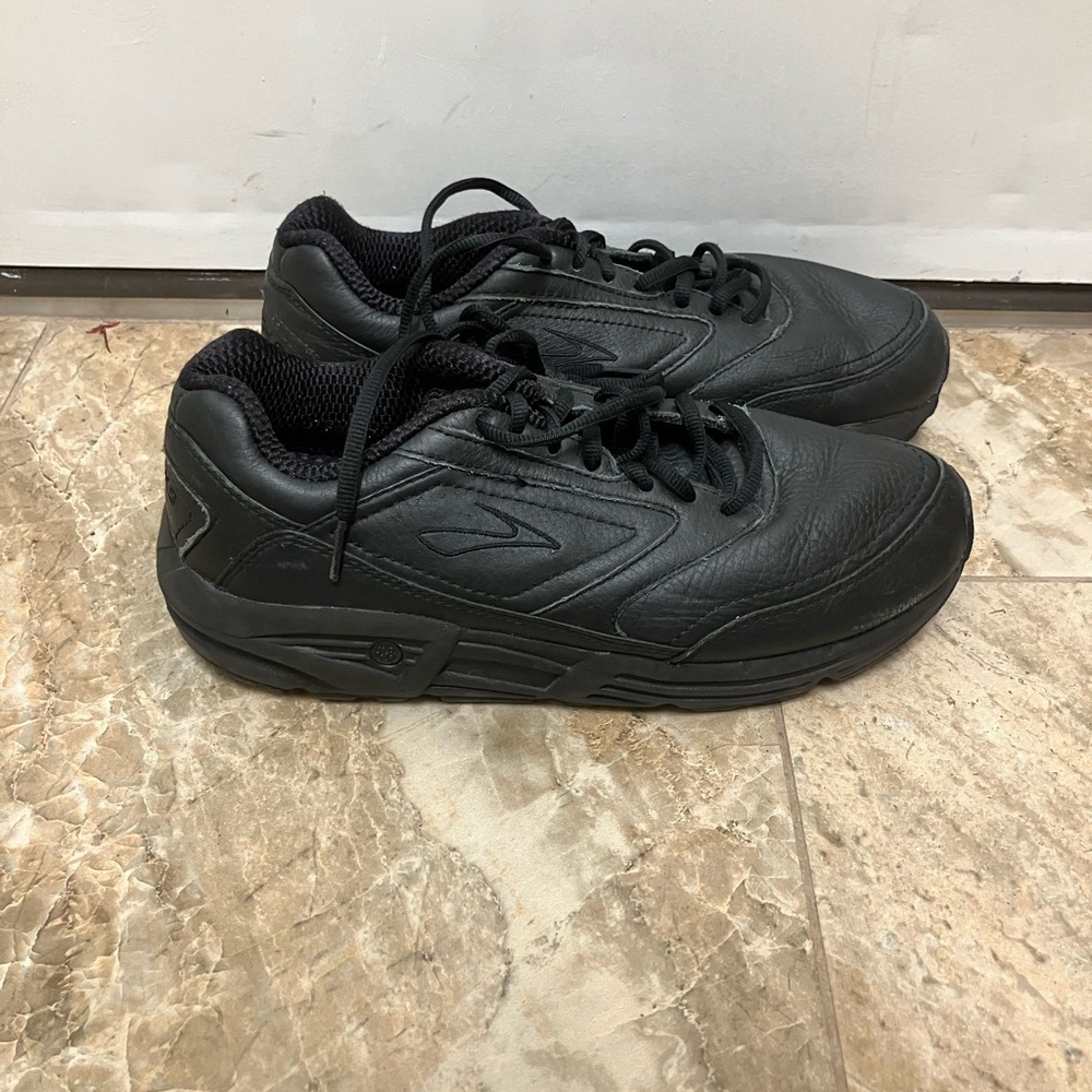 Brooks Addiction Walker Shoes size 8.5 D